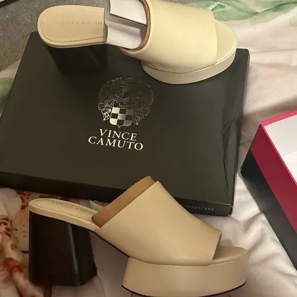 Cream and brown Vince Camuto summer heels - Picture 2 of 4